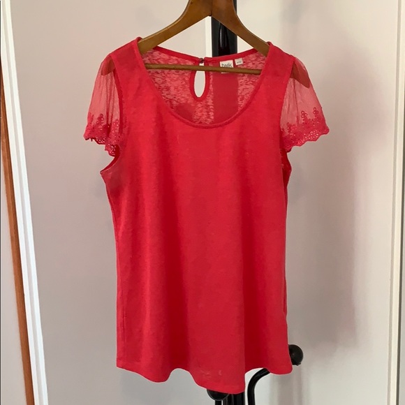FREE WITH PURCHASE ☀️ Cute pink t-shirt with lace sleeves - Picture 2 of 6